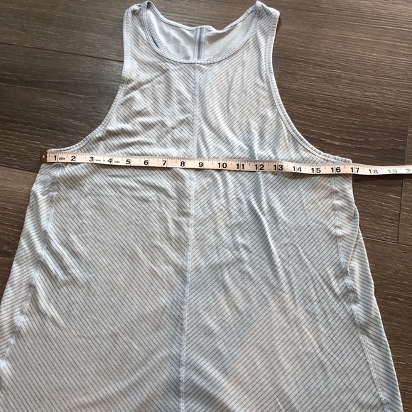 Lululemon Womens Racerback Tank Blue Grey Striped Lightweight Athletic Sz Small - Picture 5 of 8